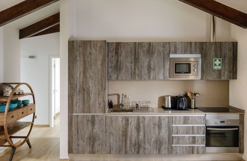 Calheta House | Stylish 2 Bedroom Stone House On Ocean Front In São Jorge, Azores (Belo Surf)