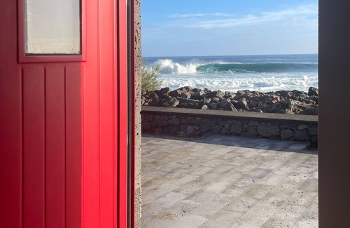 Calheta House | Stylish 2 Bedroom Stone House On Ocean Front In São Jorge, Azores (Belo Surf)