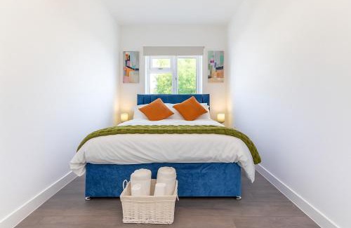 Plumstead Apartment | Stylish 2 x Double Bed Apt in Woolwich London