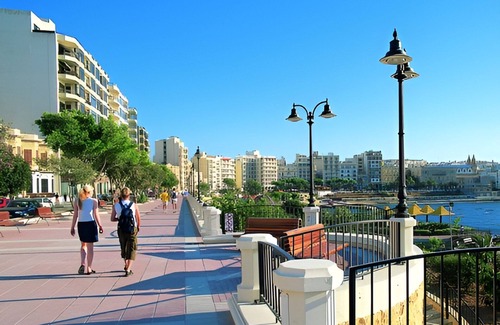Tower Road Apartment | Stylish 2BR Apart, Steps Away from the Beach