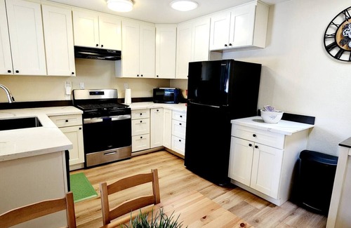 The Villas Apartment | Stylish 2BR Retreat by Santana Row-Silicon Valley