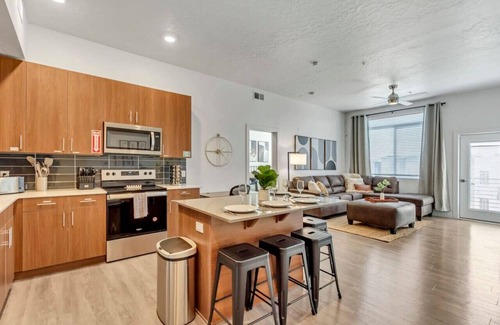 Clearfield Apartment | Stylish 2BR Retreat with Year-Round Pool, Gym, Attached Garage, and Proximity to Hill AFB and Local Attractions
