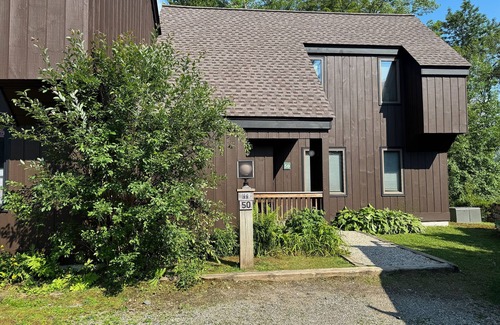 Waitsfield Apartment | Stylish 2BR w/Woodstove & Pool