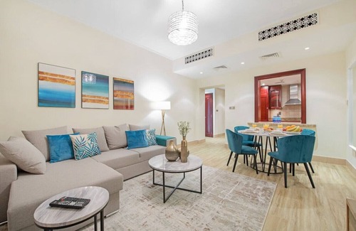 Downtown Dubai Apartment | Stylish 2BR with Balcony Near Dubai Mall & Burj Khalifa