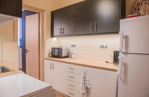 Piraeus Apartment | Stylish 3 bedroom appartment Piraeus Center next to port and metro