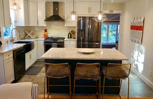 Copake Cottage | Stylish 3 Bedroom Cottage located in a Picturesque Lake community