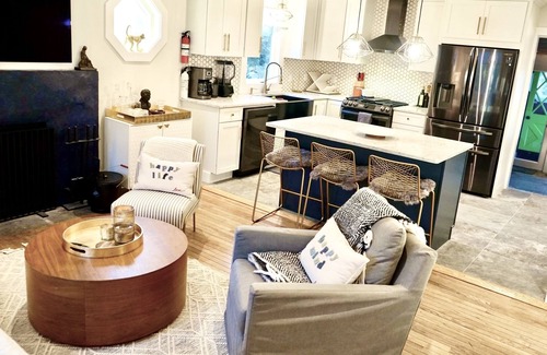 Copake Cottage | Stylish 3 Bedroom Cottage located in a Picturesque Lake community