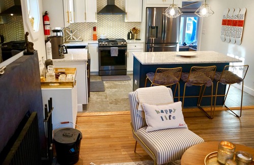 Copake Cottage | Stylish 3 Bedroom Cottage located in a Picturesque Lake community