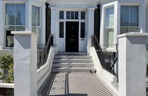 Abingdon Apartment | Stylish 3-bedroom flat in Kensington