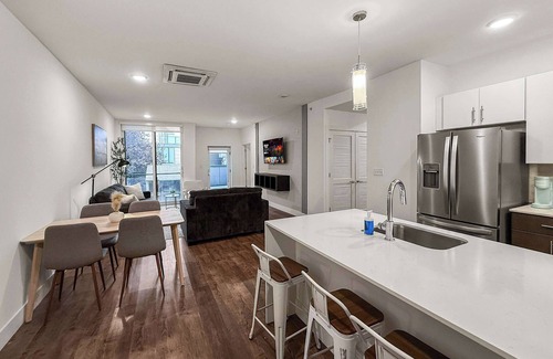 Olde Kensington Apartment | Stylish 3BD | Sleeps 10 | Northern Liberties