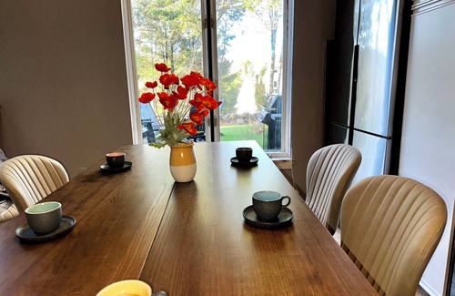 Windham House | Stylish 3BR Getaway – 3 Minutes to Windham Mountain Resort, AC & WiFi Included!