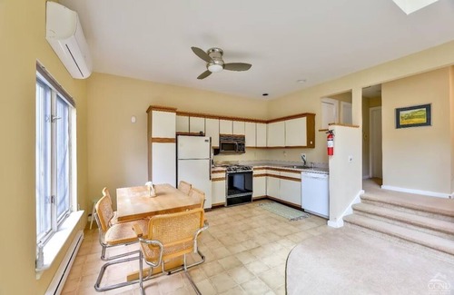 Windham House | Stylish 3BR Getaway – 3 Minutes to Windham Mountain Resort, AC & WiFi Included!