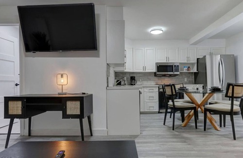 Sainte-Marie Apartment | Stylish 3BR in the heart of Downtown Montreal