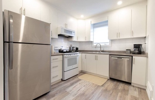 Clanton Park House | Stylish 4 Bedroom/2 Bath by Bathurst & Wilson