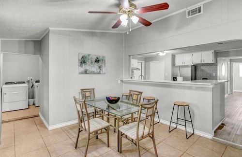Groves House | Stylish 4 bedroom home in Groves