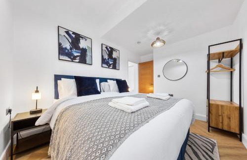 Marlborough Apartment | Stylish 4 bedroom I extended stays I contractors