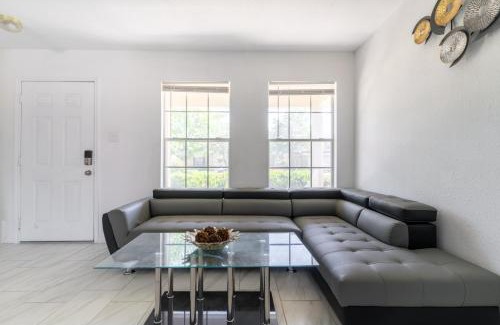 Clodine House | Stylish 4BR 2,5BA - Haven in Houston home