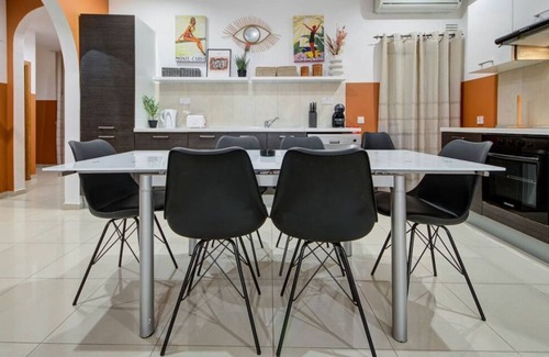 St. Julian's Apartment | Stylish 4BR Apt in central part of St'Julians