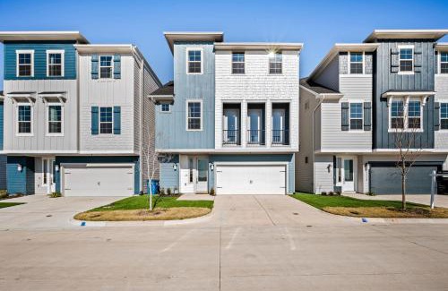 Rowlett House | Stylish 4br Lake House