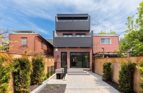 Little Italy House | Stylish 5-Bed, 5-Bath Retreat in the Heart of Little Italy, Toronto