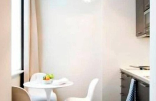 Ilot Sacre Apartment | Stylish AirConditioned Studio Suite Grand Place 3nn