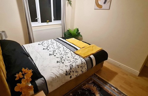 Sutton House | Stylish and Spacious Dream Double Bedroom