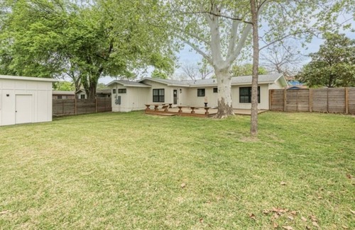 North Austin Civic Association House | Stylish and Spacious Home in North Central Austin