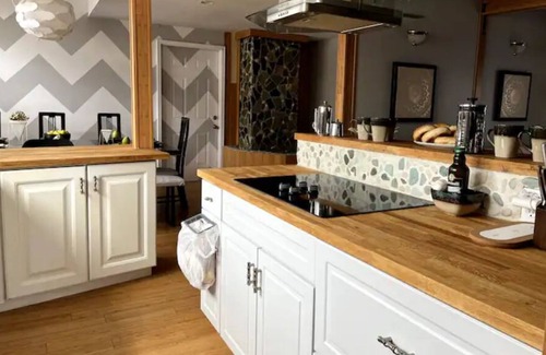 Newport House | Stylish and unique 6 Bedroom in-town property.