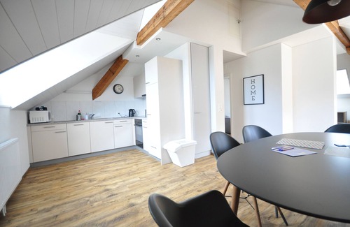 Matten bei Interlaken Apartment | Stylish apartment. Air-conditioning. 3 mins walk from Interlaken West station.
