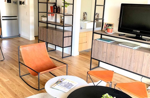 Olivos Apartment | Stylish apartment by river with pool & grill