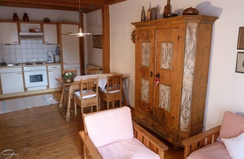 Leutenbach Apartment | Stylish apartment III on Franconian fruit and Brennereihof