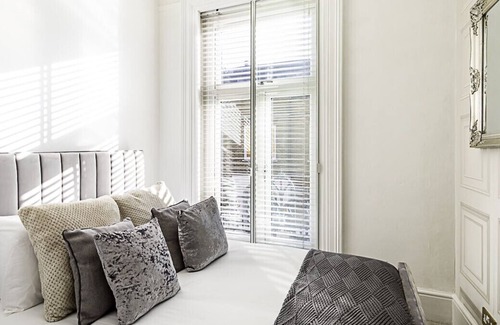 North Richmond Apartment | Stylish Apartment In Leafy Richmond