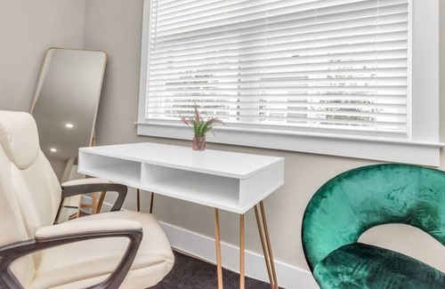 Spring Branch West Apartment | Stylish APT with free parking near downtown/malls