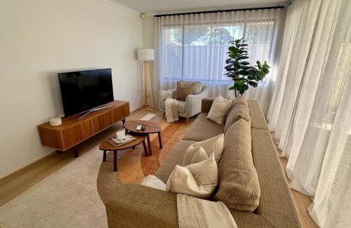 Armadale House | Stylish Armadale Getaway