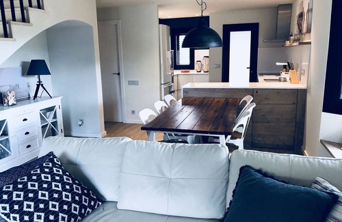Cubelles House | 'Stylish Beach House 600 m from the Sea' with Garden & Wi-Fi