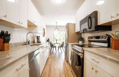 West Bellevue Apartment | Stylish Bellevue Stay, half mile to downtown