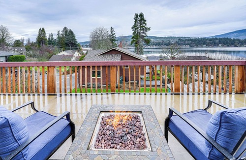 Geneva Cottage | Stylish Bellingham Home w/Lake + Mountain Views!
