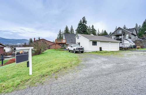 Geneva Cottage | Stylish Bellingham Home w/Lake + Mountain Views!