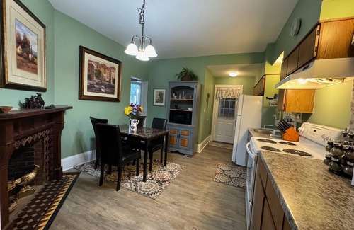 Pittsfield Apartment | Stylish Berkshire Apartment conveniently located in the center of town