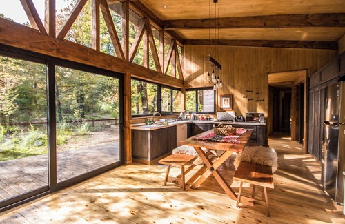 Malalcahuello House | Stylish cabin in Corralco with Hot Tub in the middle of the native forest.