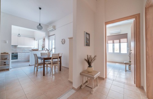 Heraklion Apartment | Stylish Central Renovated Apartment