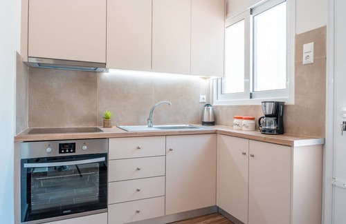 Heraklion Apartment | Stylish Central Renovated Apartment