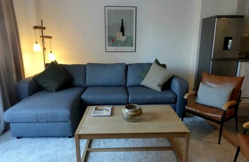 Liverpool City Centre Apartment | Stylish city-centre apartment with balcony
