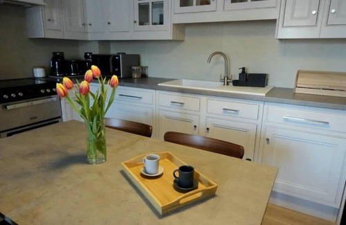 Liverpool City Centre Apartment | Stylish city-centre apartment with balcony