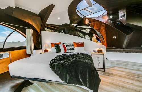Ransom Canyon Apartment | Stylish, Clean, Steel Bruno House, Instagram Worth, Lake, Hiking, Exploring