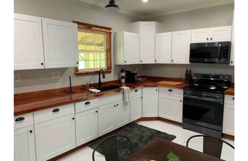 Eastman Other | Stylish, comfortable, and private Guest House.