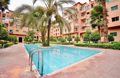 Semlalia Apartment | Stylish & Comfy Gem: 5 Star Location ~ Pool ~ Balcony!