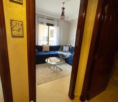 Camp El Ghoul Apartment | Stylish & Comfy Gem 5 Star Location Balcony