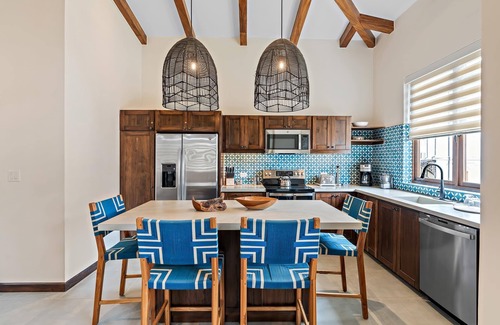 Las Catalinas Apartment | Stylish Condo in the Heart of Las Catalinas with Vibrant Design & Exclusive Beac