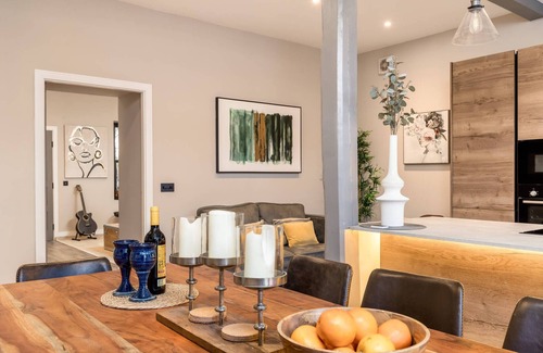 Buchlyvie House | Stylish converted Coach House with hot tub